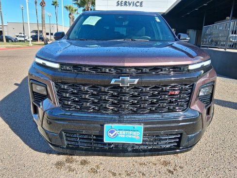 Used 2024 Chevrolet Traverse RS image 2