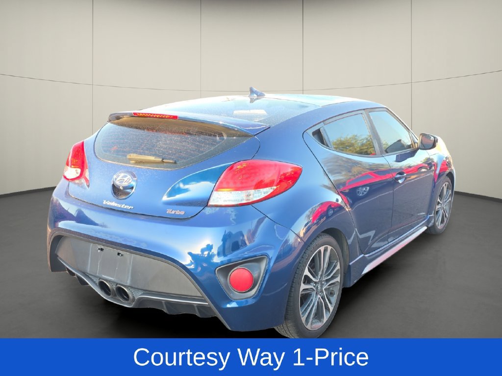 Used 2017 Hyundai Veloster Turbo FWD image 9