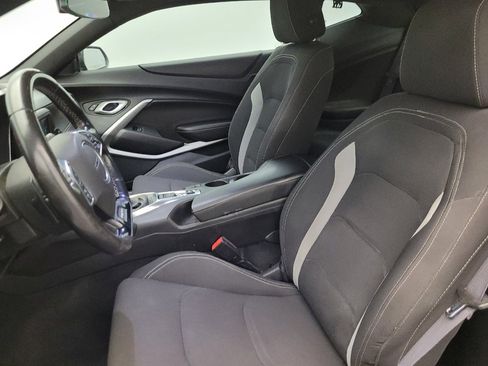 Used 2017 Chevrolet Camaro LT RWD image 17