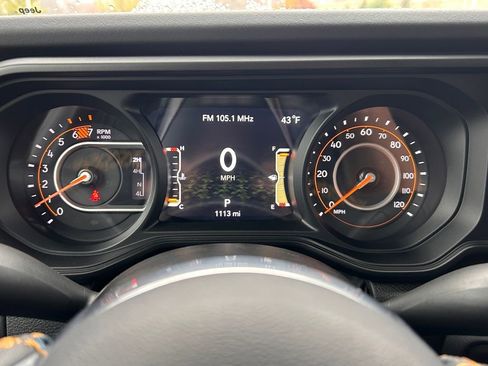 Certified 2024 Jeep Wrangler Sahara w/ Technology Group image 12