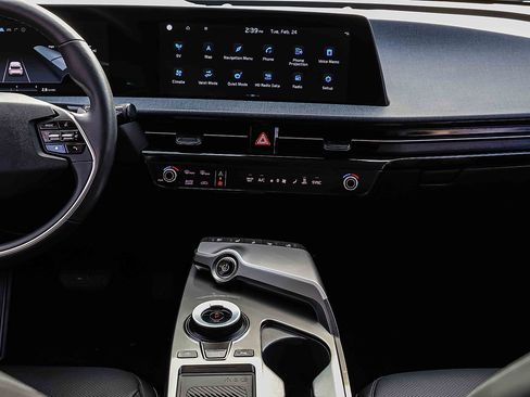 Certified 2024 Kia EV6 Wind w/ Wind Technology Package image 10