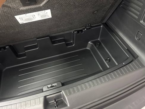 New 2026 GMC Acadia Elevation w/ Elevation Premium Package FWD image 25