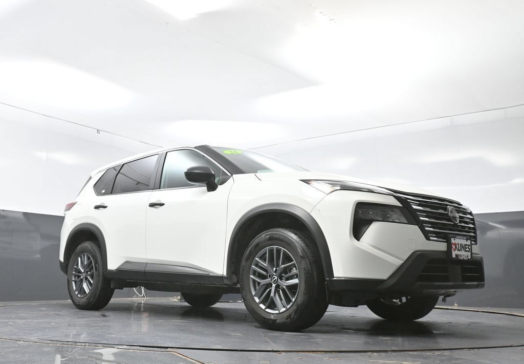 Used 2024 Nissan Rogue S FWD image 49