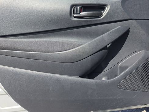 Certified 2025 Toyota Corolla LE FWD image 10