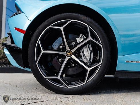 Used 2023 Lamborghini Huracan EVO image 32