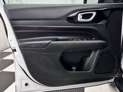 Used 2023 Jeep Compass Trailhawk image 13