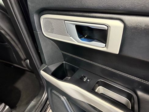 Used 2023 Ford Explorer Limited image 27
