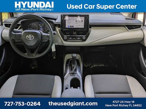 Used 2025 Toyota Corolla LE FWD image 16