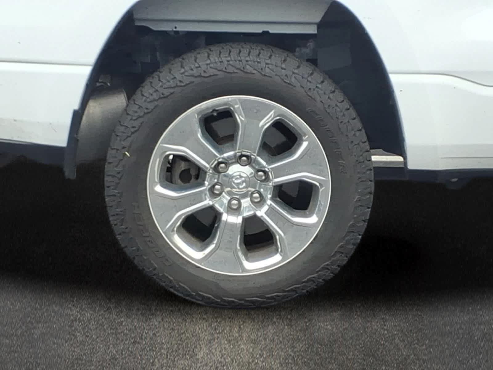 Used 2022 RAM 1500 Big Horn AWD/4WD image 3