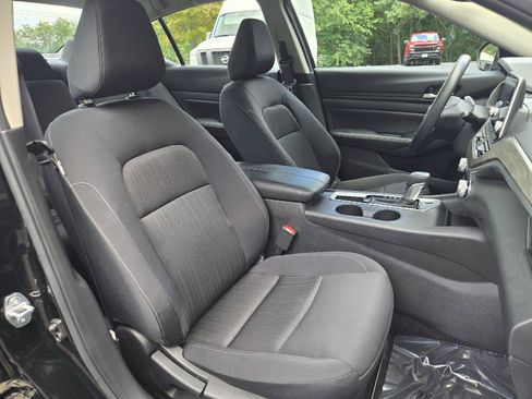 Used 2025 Nissan Altima 2.5 SV FWD image 23