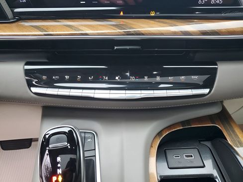 Used 2024 Cadillac Escalade Sport Platinum image 42