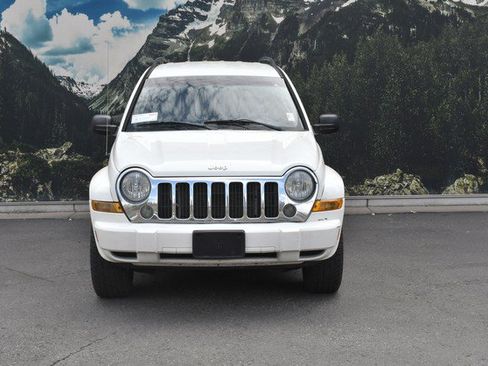 Used 2005 Jeep Liberty Limited AWD/4WD image 5