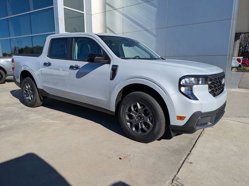 New 2025 Ford Maverick XLT w/ XLT Luxury Package image 2