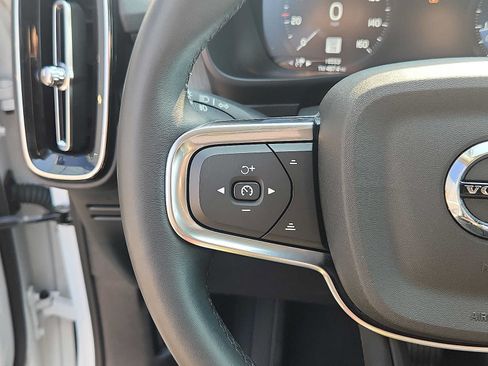 Certified 2022 Volvo XC40 T5 Inscription w/ Advanced Package AWD/4WD image 21