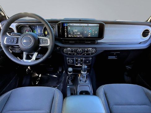 Certified 2025 Jeep Wrangler Unlimited Sahara AWD/4WD image 16