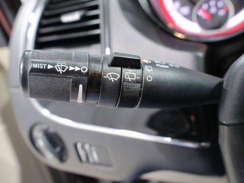Used 2017 Dodge Grand Caravan SXT FWD image 31