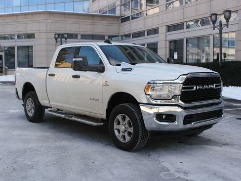 Used 2024 RAM 2500 Big Horn AWD/4WD image 1