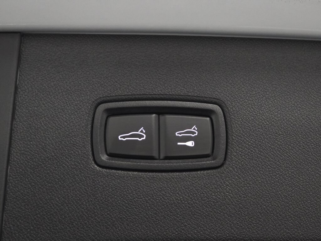 Certified 2026 Porsche Cayenne AWD/4WD image 27
