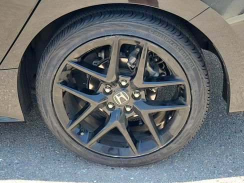 Used 2023 Honda Civic Sport image 9