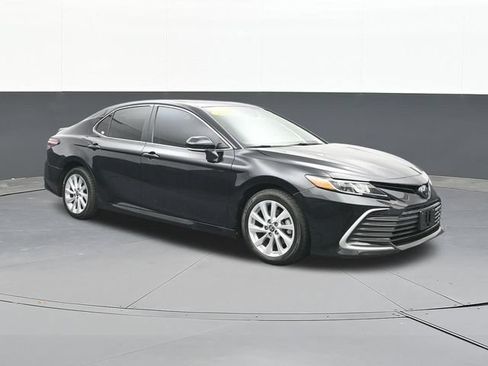Used 2023 Toyota Camry LE w/ Convenience Package FWD image 19