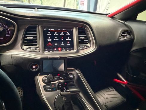 Used 2019 Dodge Challenger SRT Hellcat Redeye RWD image 39