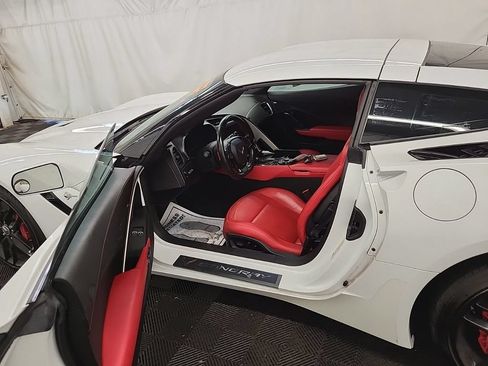 Used 2017 Chevrolet Corvette Stingray Coupe RWD image 3