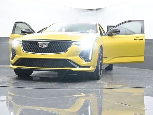 Used 2024 Cadillac CT4 V w/ LPO, ONYX Package image 69