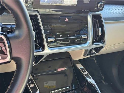 Used 2023 Kia Sorento SX image 15