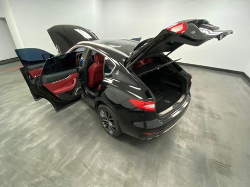 Used 2018 Maserati Levante GranLusso image 51