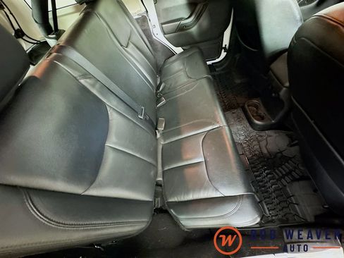 Used 2017 Jeep Wrangler Unlimited Sahara image 30