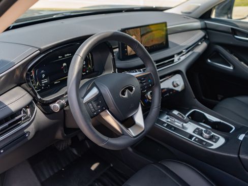 Certified 2026 INFINITI QX60 Luxe w/ Family Package FWD image 9