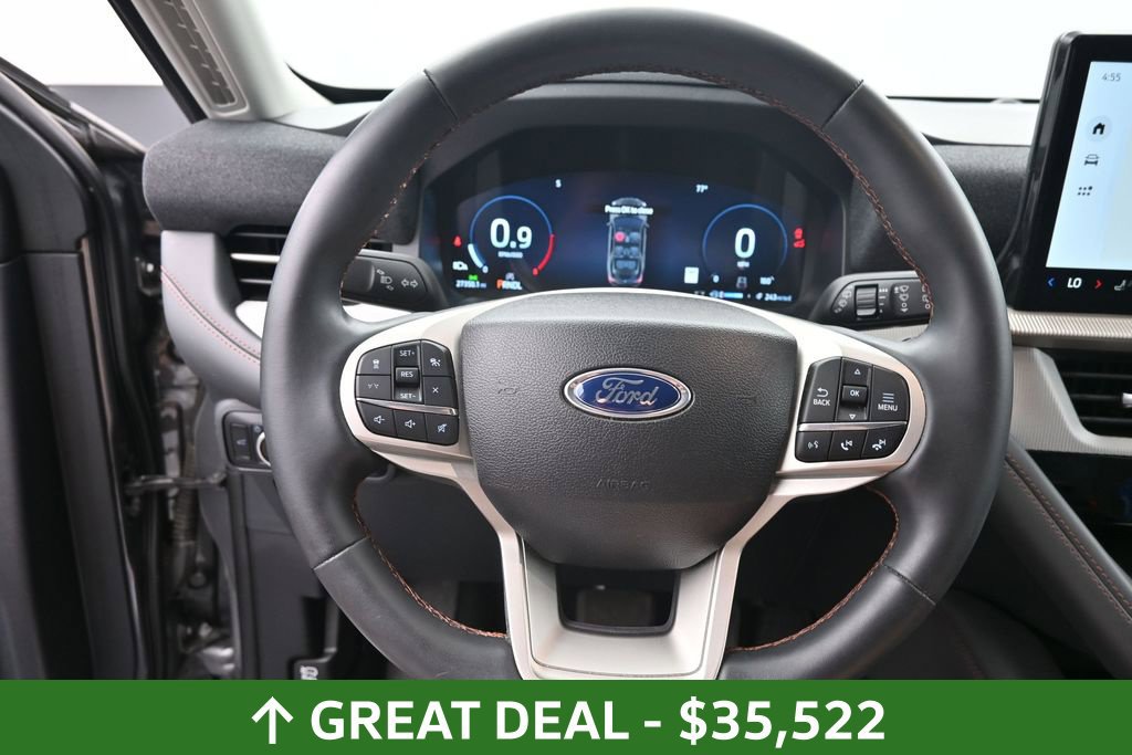 Used 2025 Ford Explorer Active AWD/4WD image 23