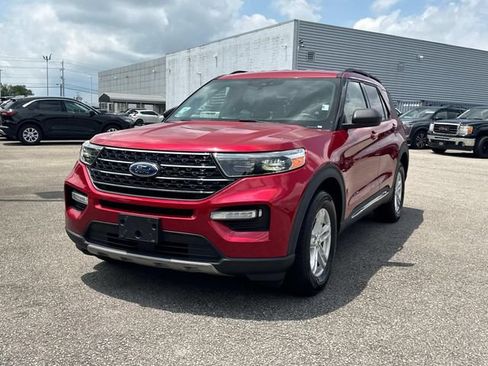 Used 2020 Ford Explorer XLT w/ Equipment Group 202A AWD/4WD image 9