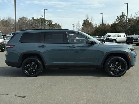 New 2026 Jeep Grand Cherokee L Limited w/ Limited Altitude Package AWD/4WD image 13