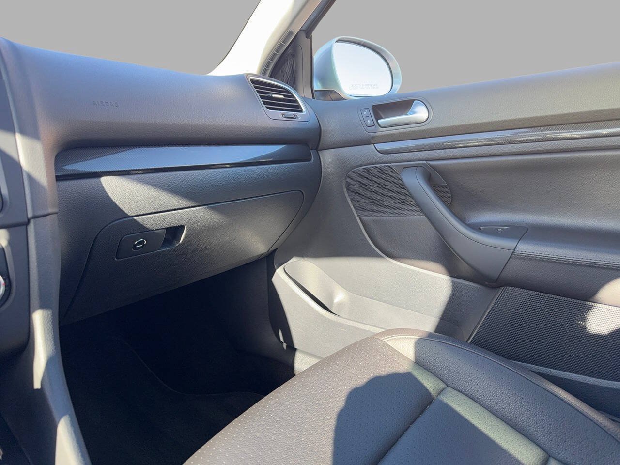 Used 2014 Volkswagen Jetta SE FWD image 33