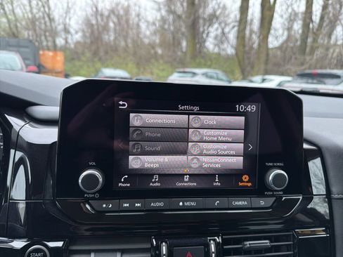 Used 2024 Nissan Pathfinder SV FWD image 26
