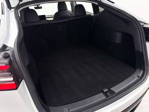 Used 2020 Tesla Model Y Long Range image 34