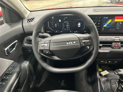 New 2025 Kia K4 EX image 11