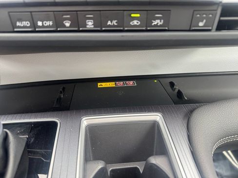 Used 2025 Toyota Sienna XLE w/ XLE Plus Package AWD/4WD image 26