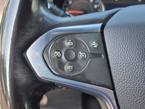 Used 2023 Chevrolet Traverse LT FWD image 32