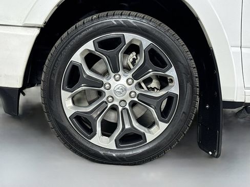 Used 2023 RAM 1500 Limited w/ Body-Colour Bumper Group AWD/4WD image 10