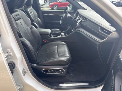 Used 2021 Jeep Grand Cherokee L Overland w/ Luxury Tech Group IV AWD/4WD image 12