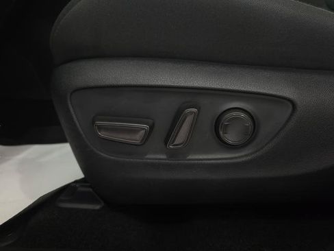 Used 2025 Toyota RAV4 XLE AWD/4WD image 13