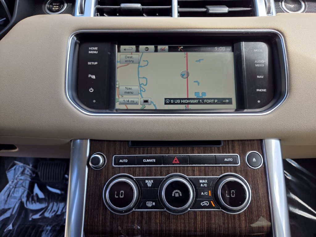 Used 2015 Land Rover Range Rover Sport SE AWD/4WD image 32