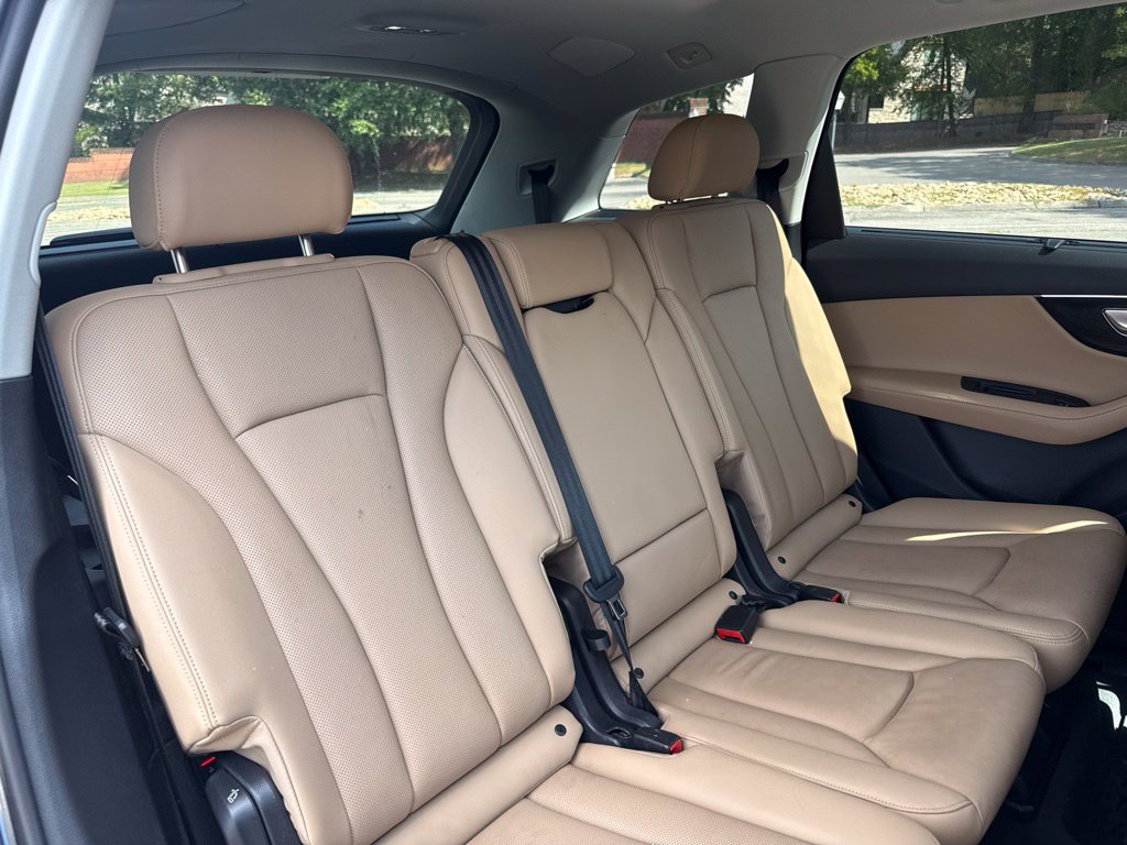 Used 2023 Audi Q7 3.0T Premium Plus w/ Premium Plus Package AWD/4WD image 19