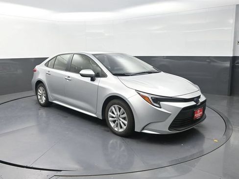 Certified 2024 Toyota Corolla LE w/ LE Convenience Package FWD image 10