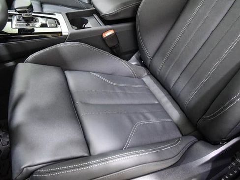 Certified 2025 Audi Q5 2.0T Premium w/ Convenience Plus Package image 36