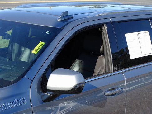 Used 2024 Chevrolet Tahoe High Country image 33