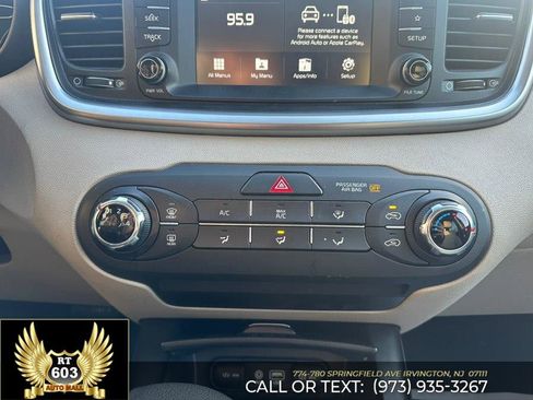 Used 2019 Kia Sorento AWD image 7