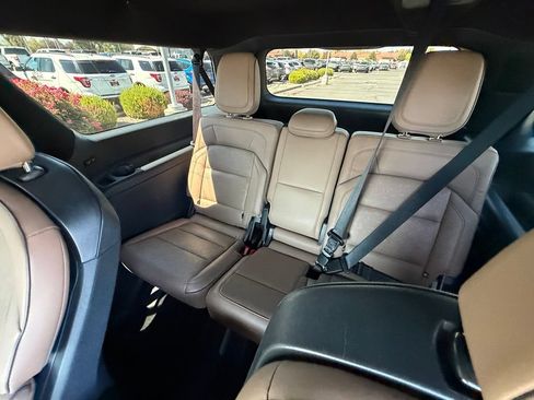Used 2025 Lincoln Navigator L Black Label AWD/4WD image 16